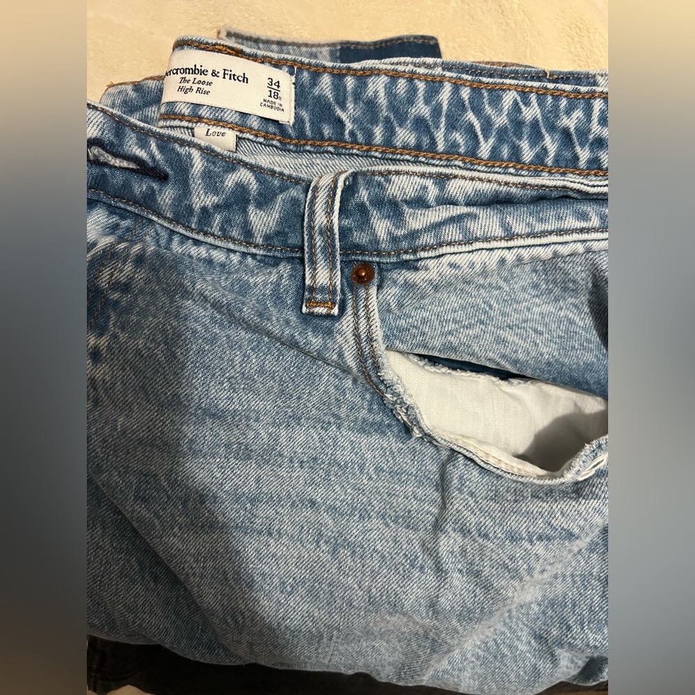 Abercrombie and Fitch The Loose High Rise Curve Love Jeans